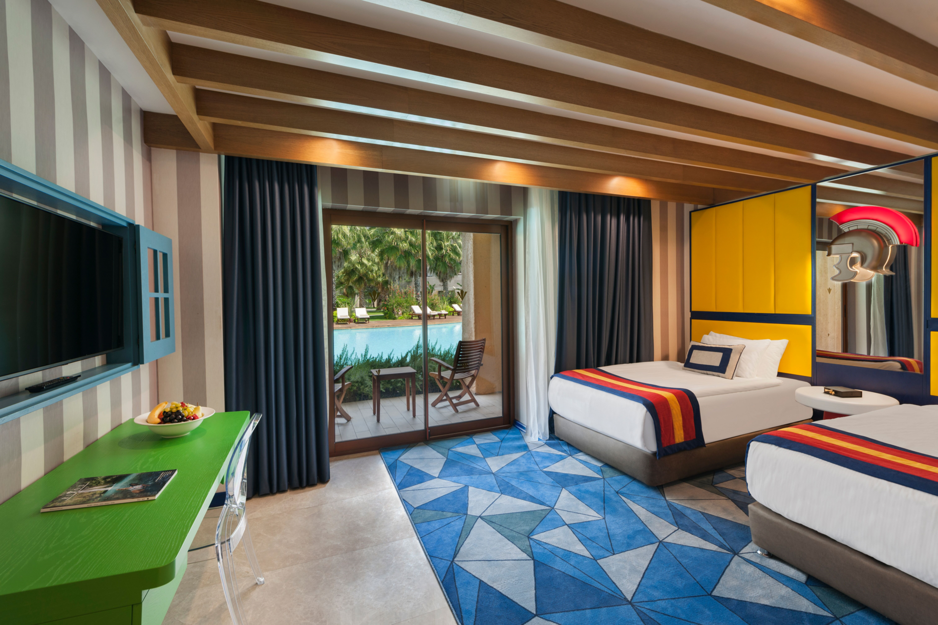 Room image 1 - Legendary Pool Suite, výhľad do záhrady alebo na bazén