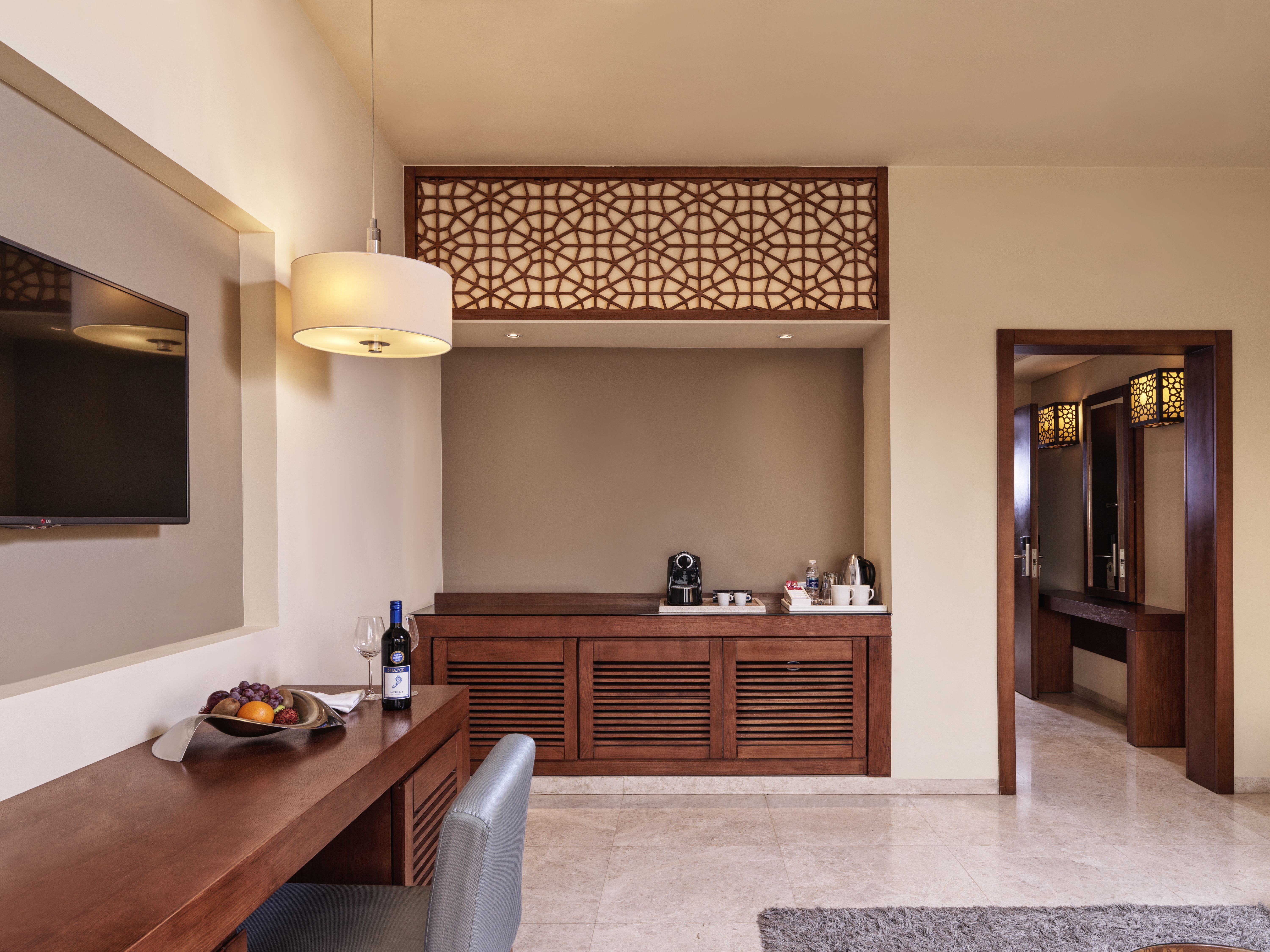 Room image 6 - Deluxe Suite 2+2