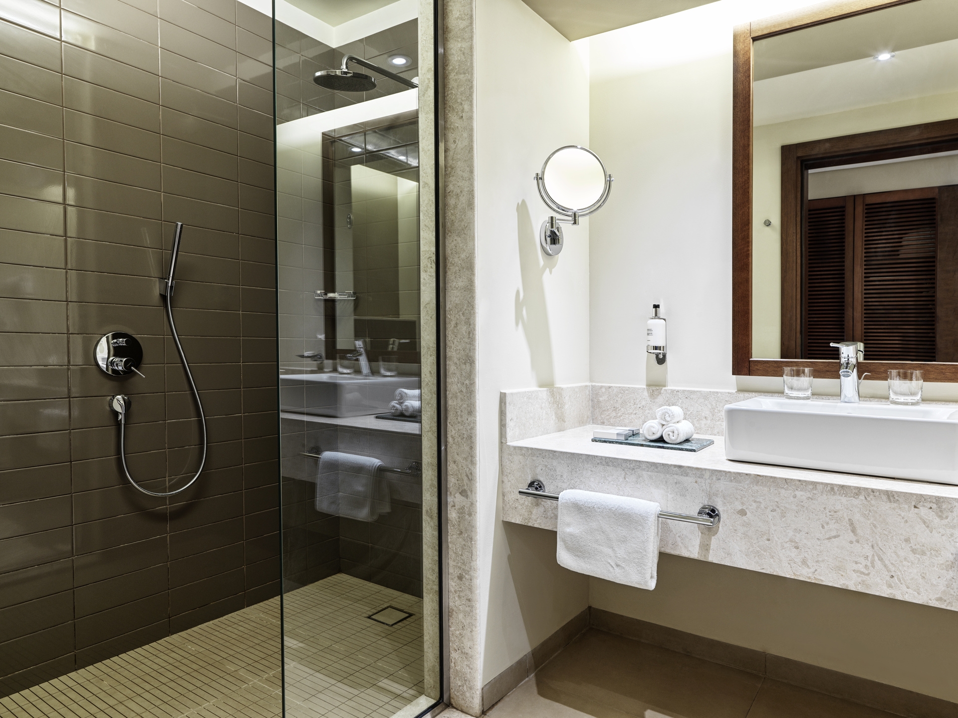 Room image 1 - Dvojlôžková izba Deluxe s prístelkou, výhľad lagúna