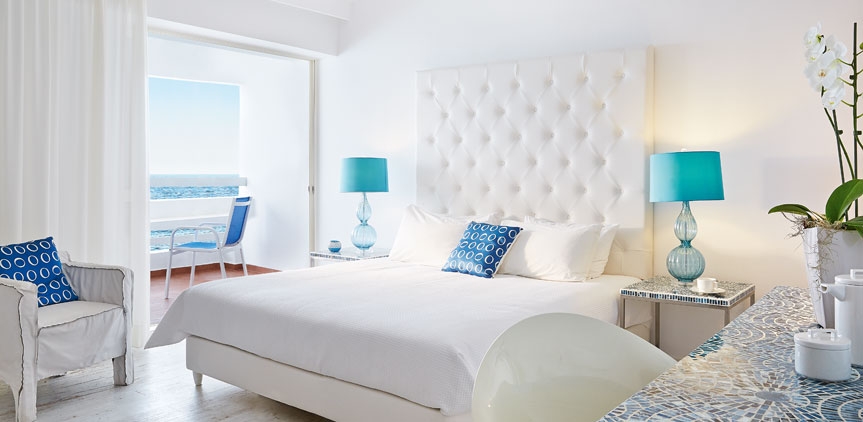 Room image 2 - Superior Guestroom Sea View