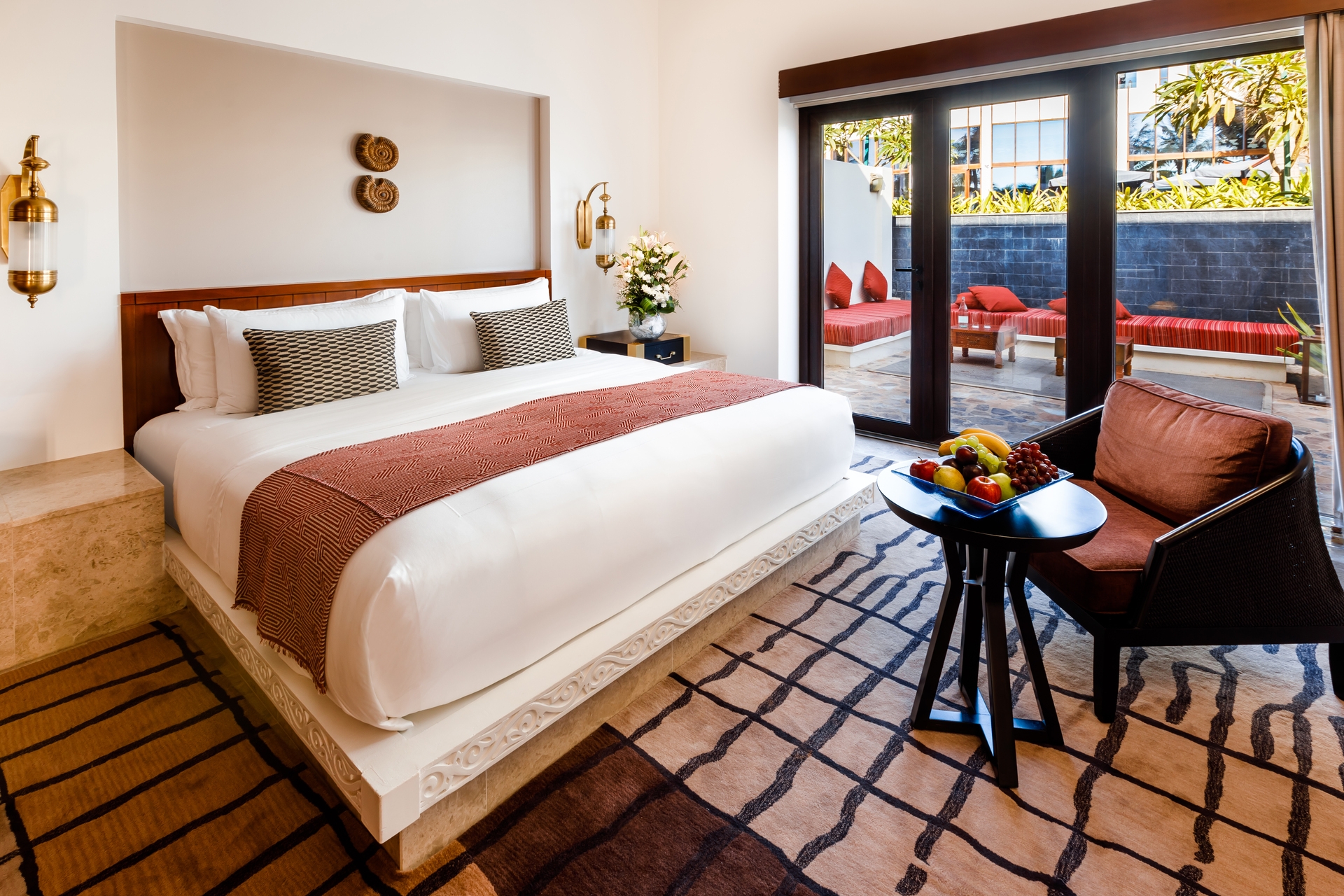 Room image 3 - Garden View Suite