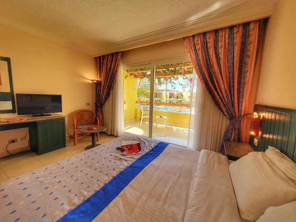 Room image 3 - Štandardná izba, výhľad bazén
