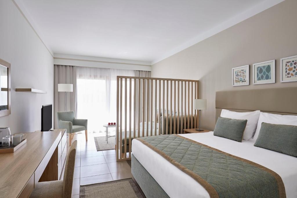 Room image 1 - Deluxe Rodinná izba, bočný výhľad more