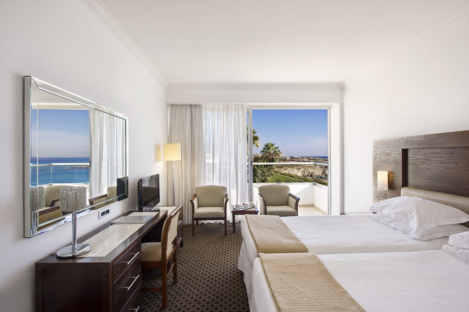 Room image 2 - Štandardná izba s čiastočným výhľadom na more