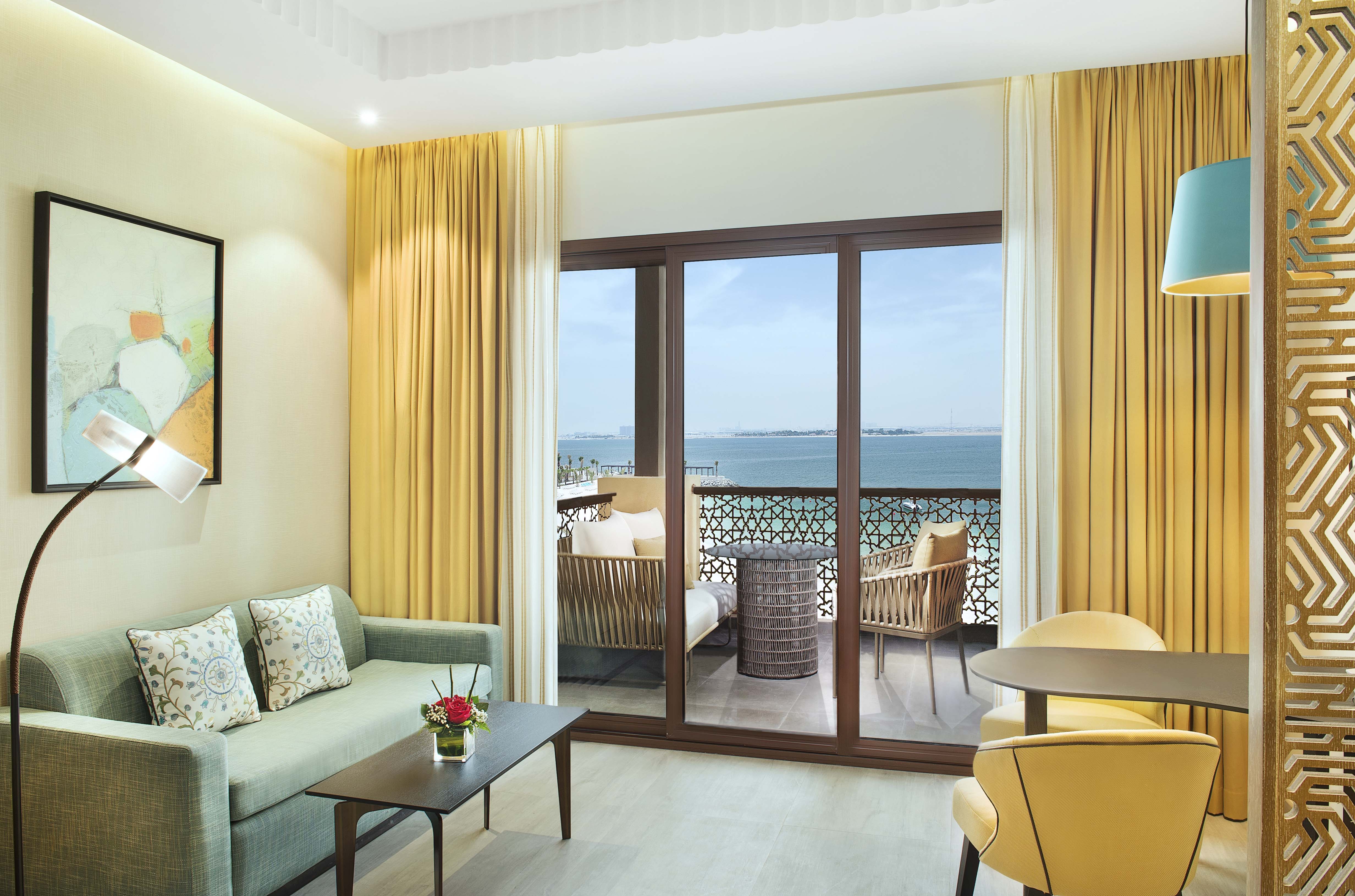 Room image 2 - Bay Club Sea View