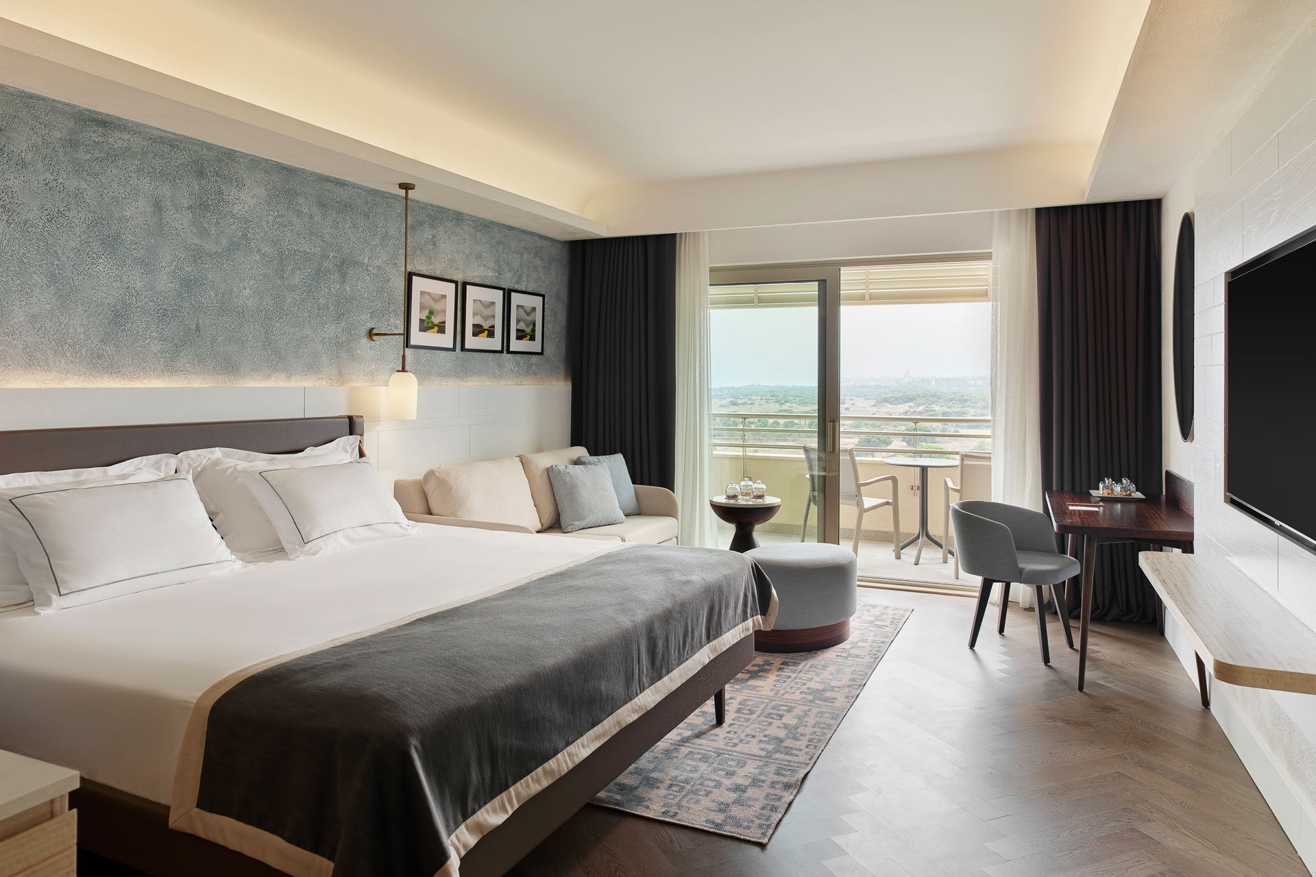 Room image 2 - Izba Deluxe s bočným výhľadom na more a bazén - hlavná budova