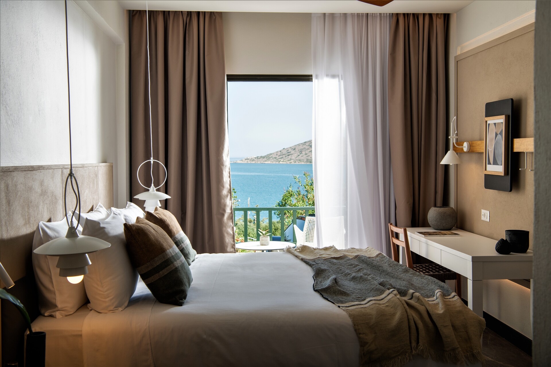 Room image 2 - Sapphire Nest