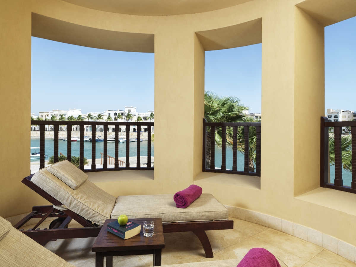 Room image 3 - Marina suites