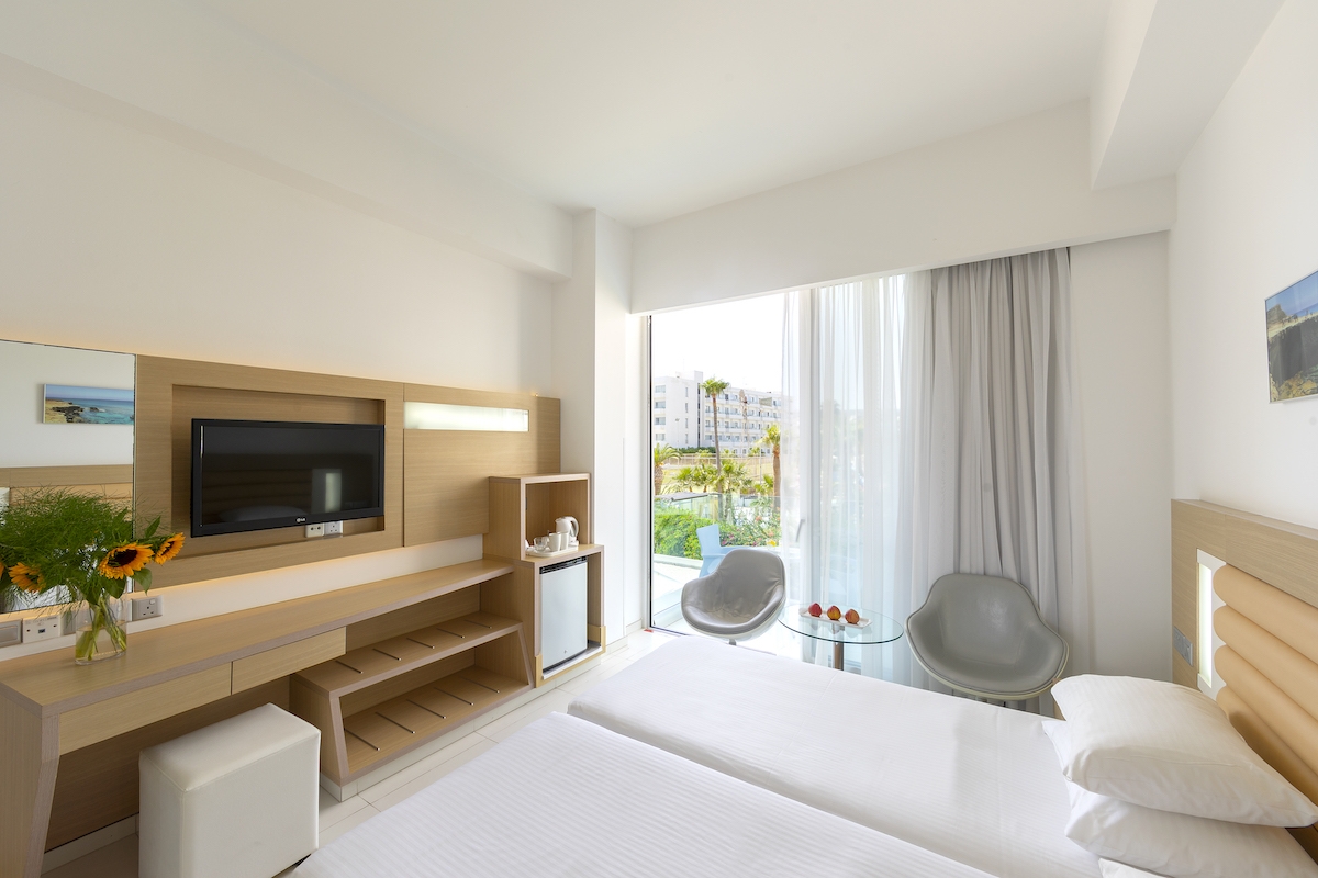 Room image 2 - Štandardná izba s výhľadom na krajinu
