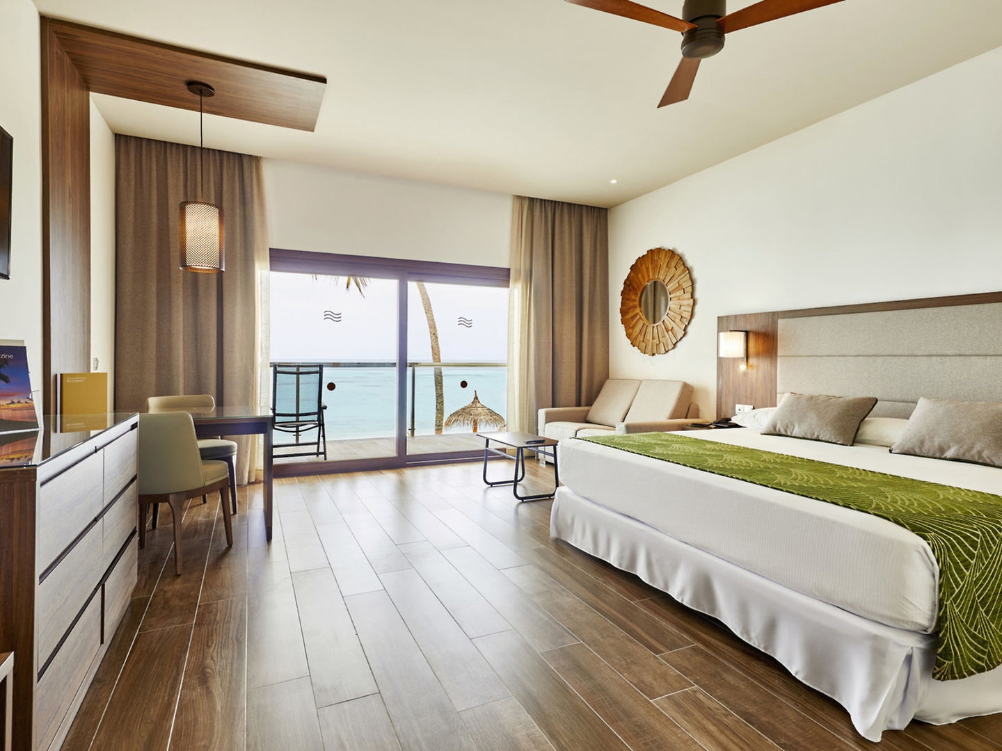 Room image 1 - Junior Suite