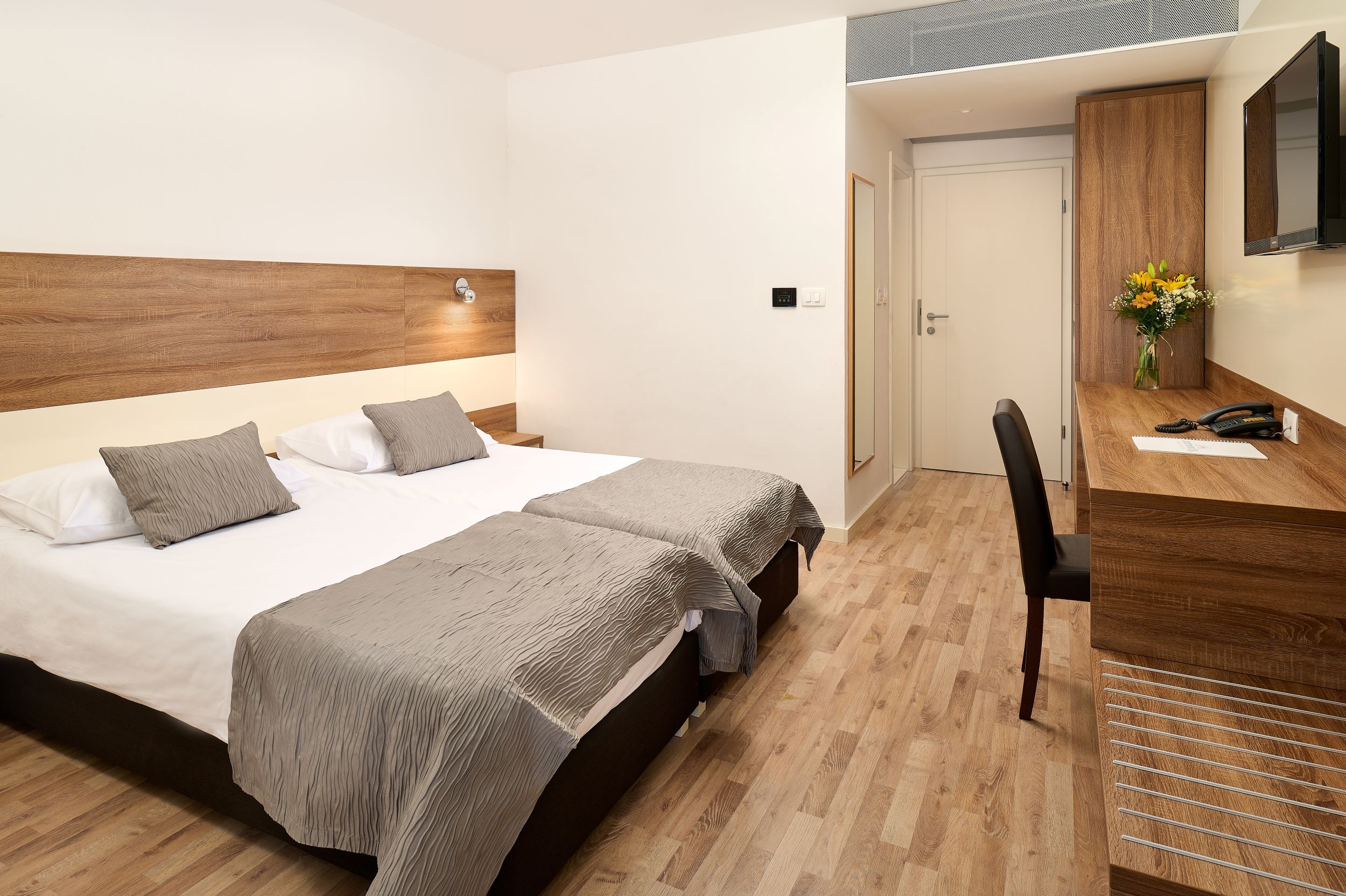 Room image 2 - Dvojlôžková izba štandard s možnosťou prístelky(hotel)