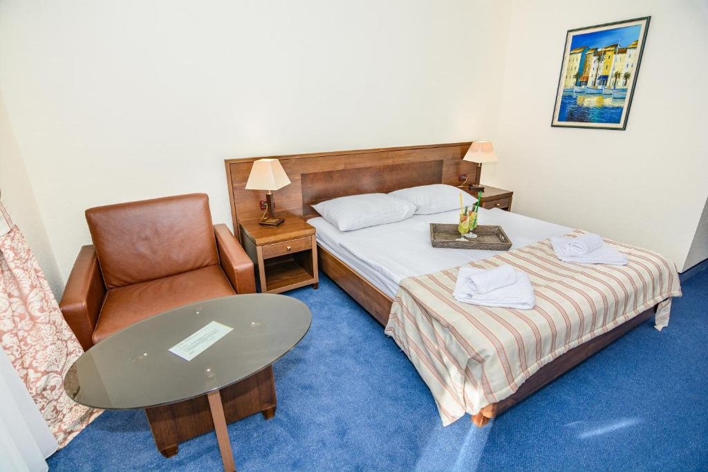 Room image 1 - Dvojlôžková izba štandard s možnosťou prístelky (orientácia park)