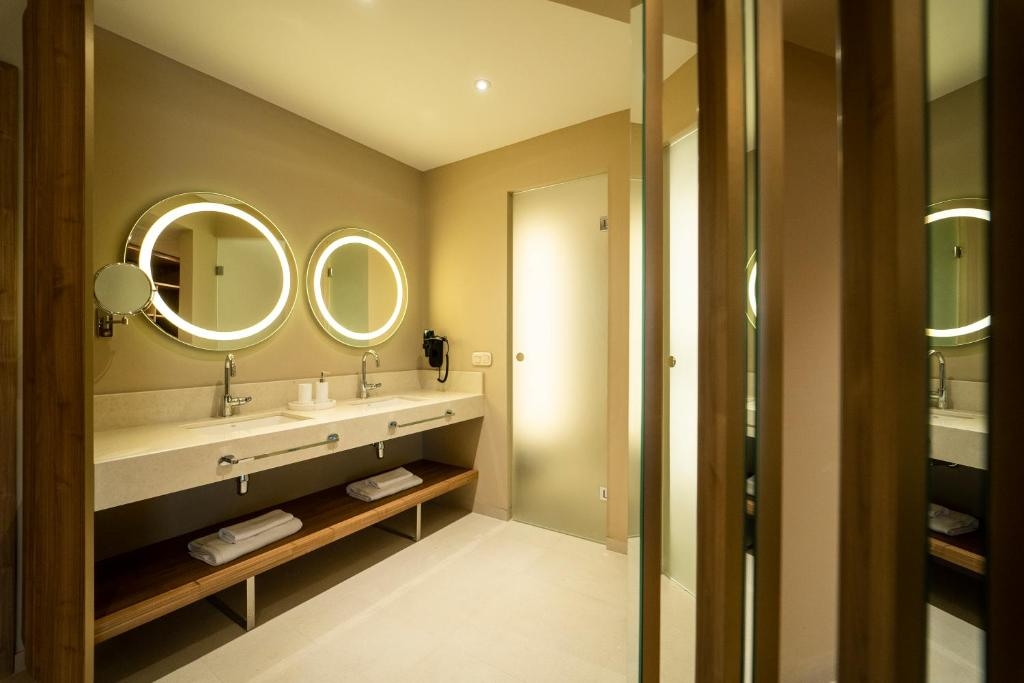 Room image 1 - Štandardná izba 2+2 s čiastočným výhľadom na more