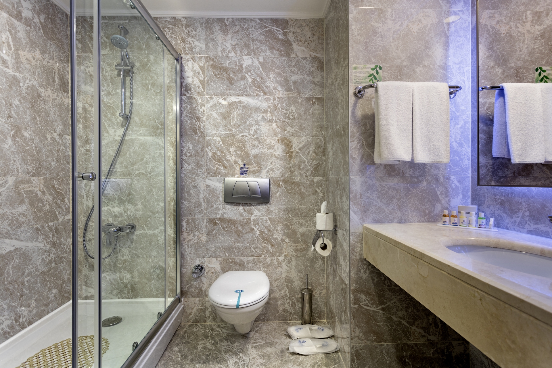 Room image 5 - Štandardná izba s bočným výhľadom na more