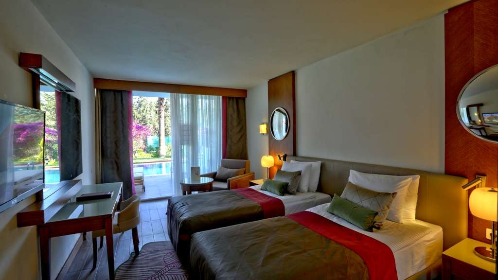 Room image 2 - Swim-up izba