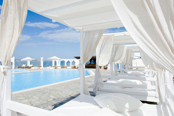 v Knossos Beach Bungalow & Suites