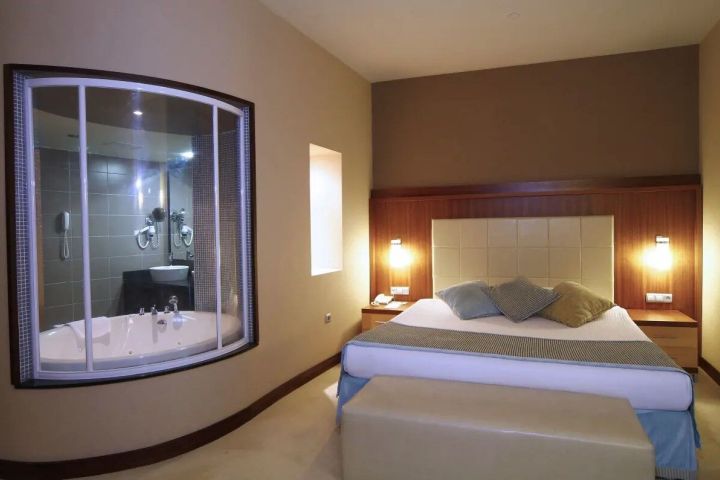 Hotel Royal Wings