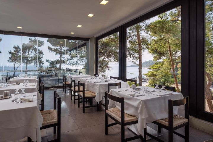 White Rocks Hotel