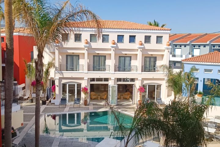 Hotel Grecotel Plaza Beach House
