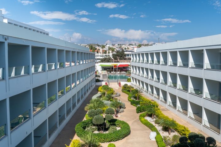 Hotel Nicholas Color
