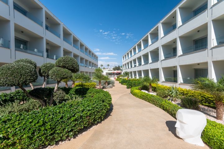 Hotel Nicholas Color