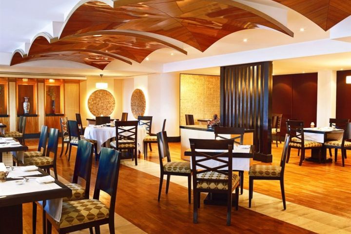 PosedenievhoteliSheratonJumeirahBeachResort