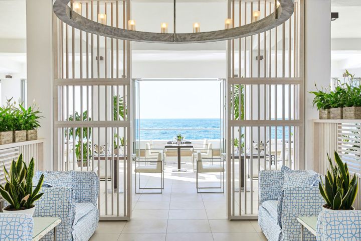 Lobby v Grecotel Lux Me White Palace