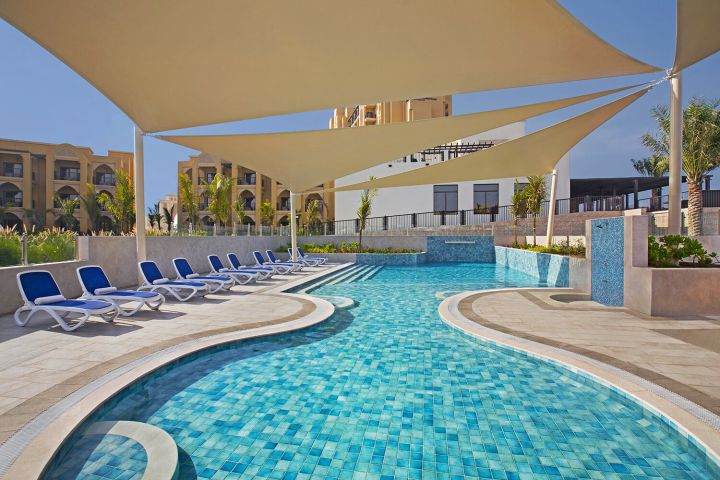 Bazén v The Bay Club - Doubletree by Hilton Marjan Island