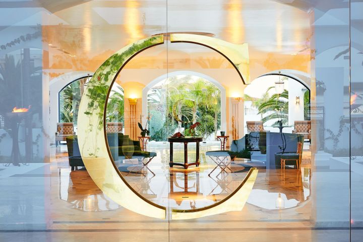 Vstupná hala v Caramel Grecotel Boutique Resort