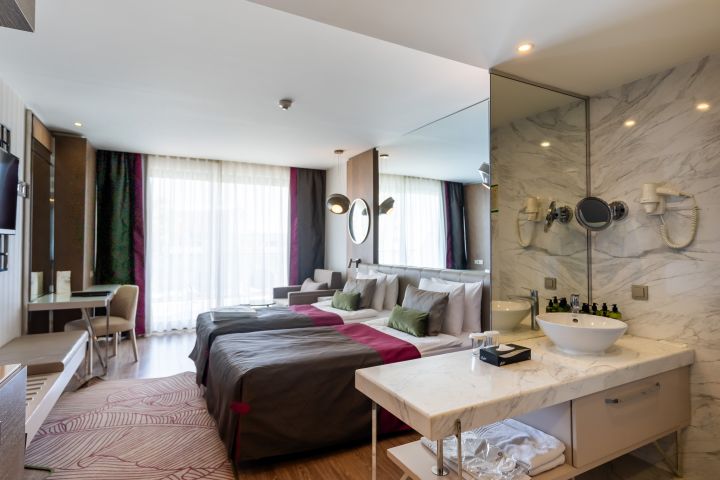 Izbyvhotelisidestarelegance