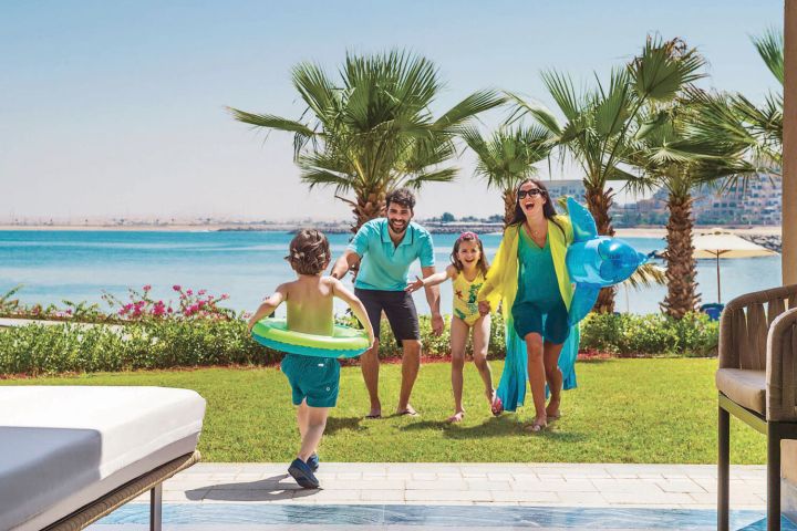 Rodina v Doubletree by Hilton Resort & Spa Marjan Island