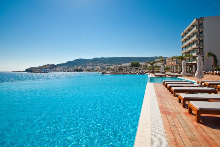 infinity pool