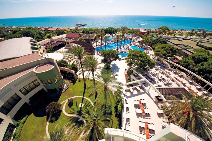 Areál v Limak Atlantis Deluxe Hotel & Resort