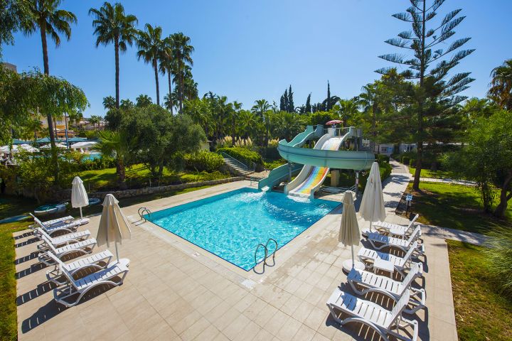 Tobogán v Iz Flower